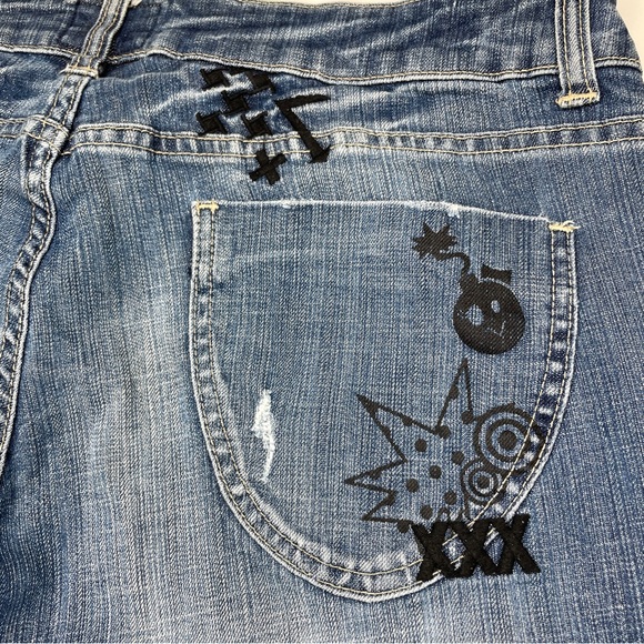 AKDMKS Akademiks Women’s Patch Distressed Jeans - Picture 13 of 14